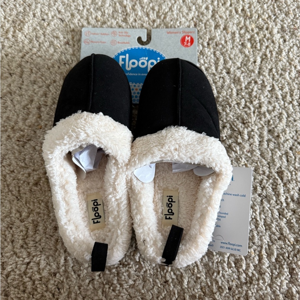 Floopi Slippers NWT medium 7-8 black